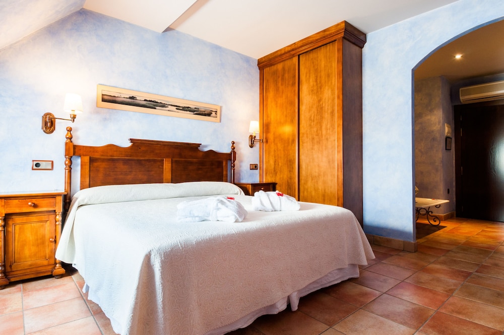 Superior Double Room - Photo 3