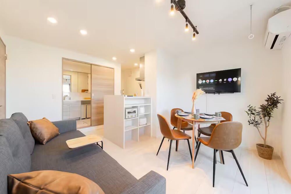 Basic Apartment, City View photo 1