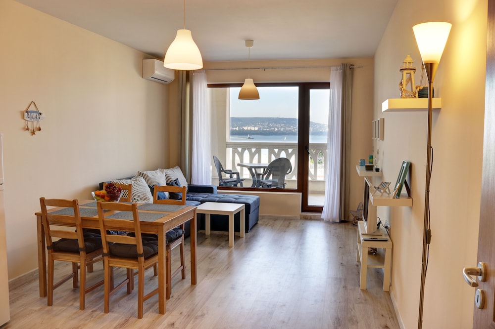 Panoramic Apartment, 2 Bedrooms, Sea View photo 3