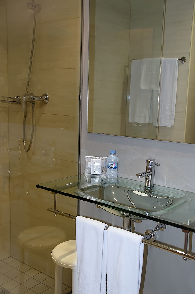 Triple Room (2 adultos + 1 niño) - Photo 4