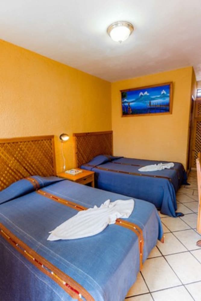 Basic Double Room, 2 Double Beds photo 2
