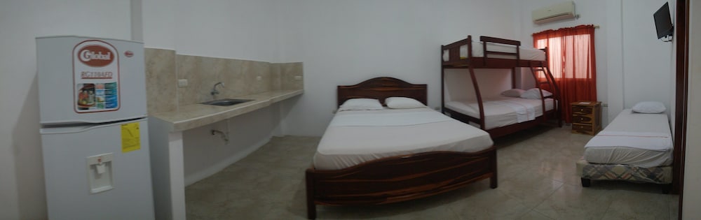 Family Triple Room, Multiple Beds, Non Smoking, Refrigerator photo 1