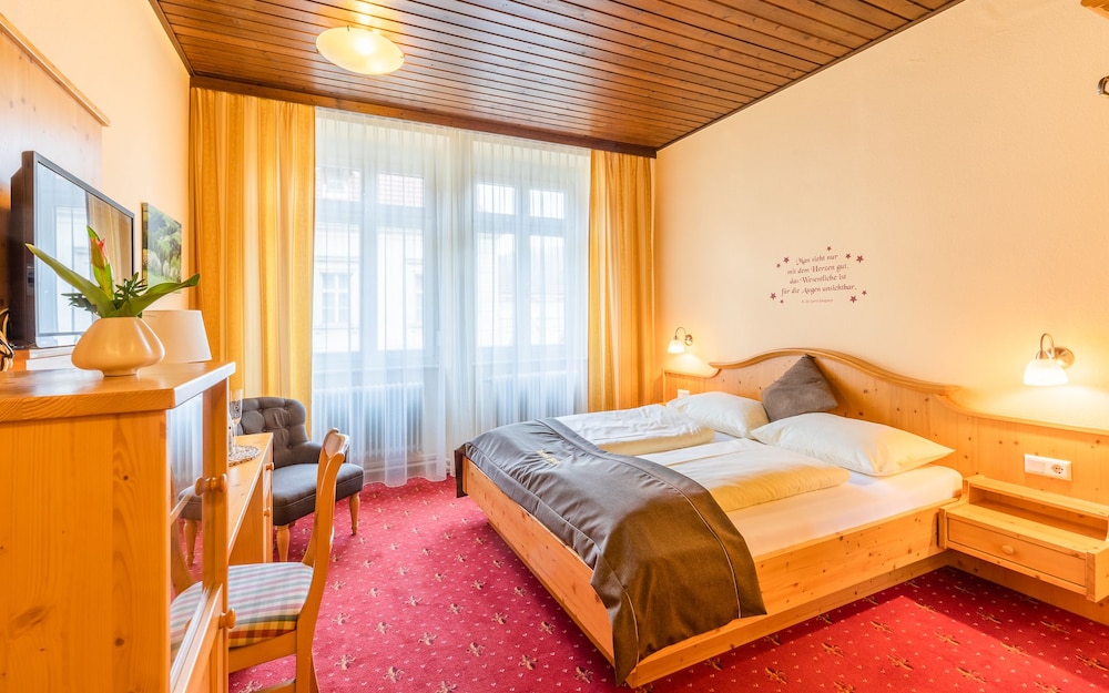 Classic Double Room Single Use, Ensuite photo 3
