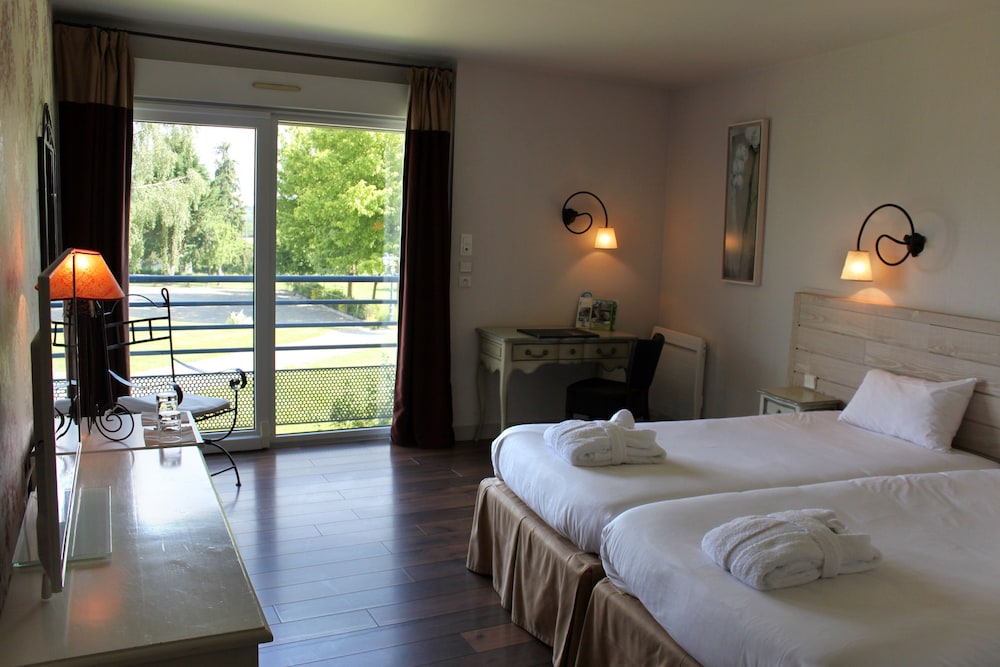 Superior Double or Twin Room photo 2