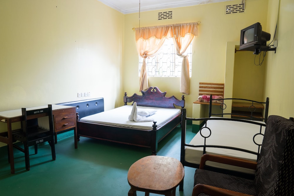 Basic Triple Room, Private Bathroom