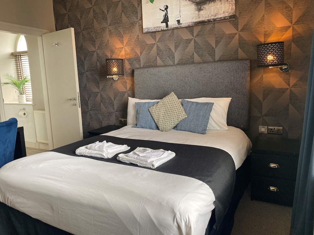 Deluxe Double Room, Ensuite photo 3