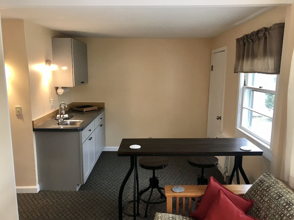 Junior Suite, 1 Bedroom, Kitchenette, River View photo 2