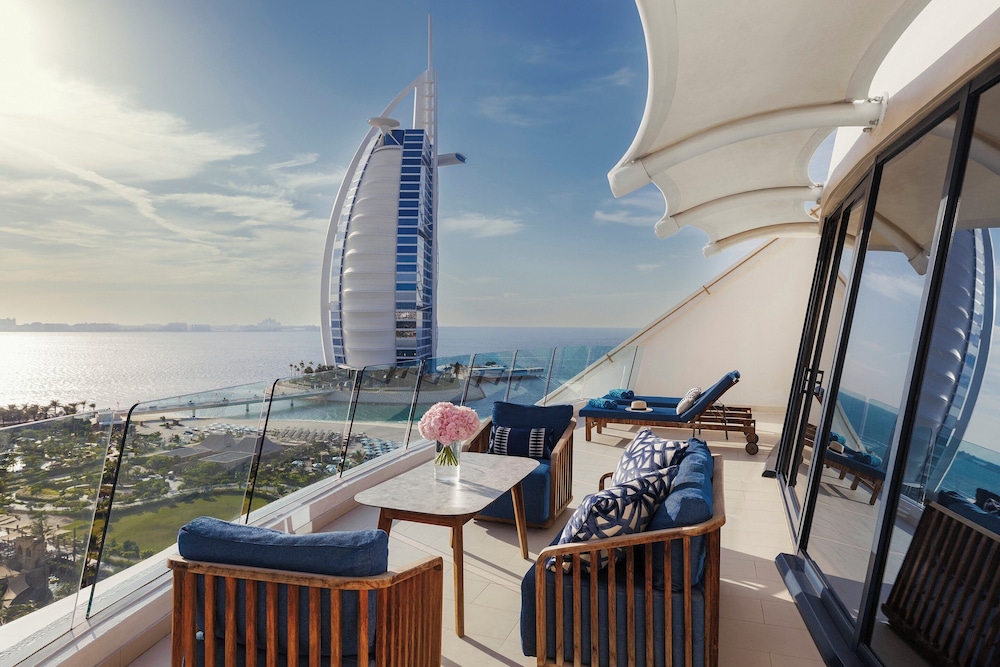 Suite, 1 Bedroom (Ocean) thumbnail 6