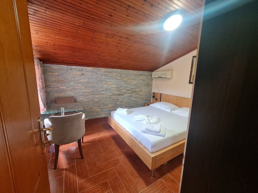 Economy Double Room, City View