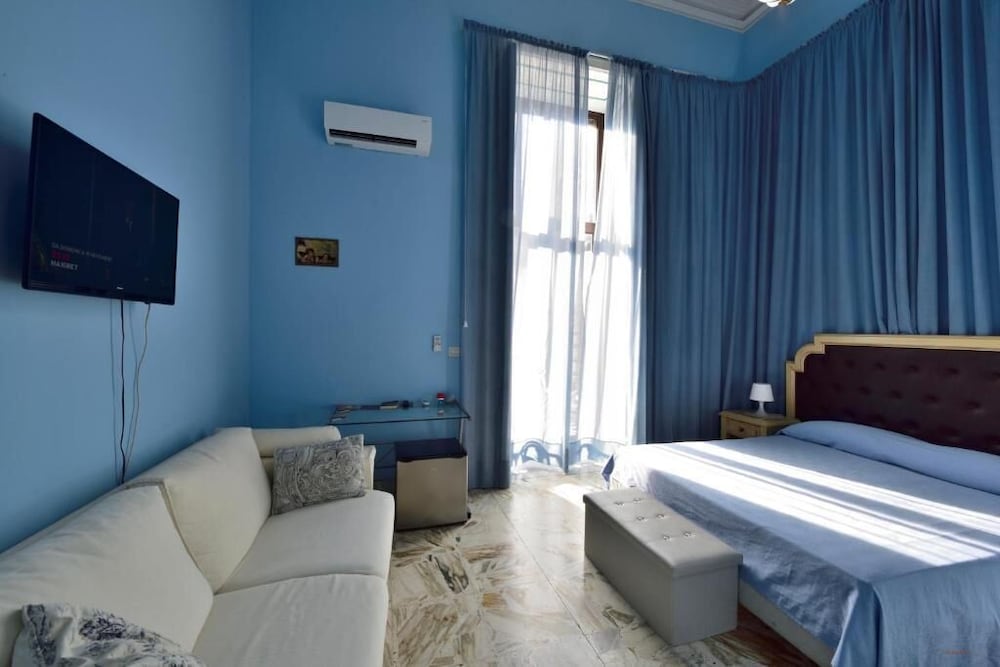 Deluxe Triple Room, Courtyard View