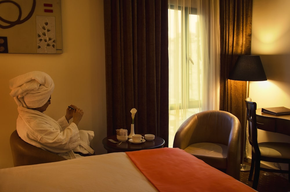 City Room, 1 Large Twin Bed