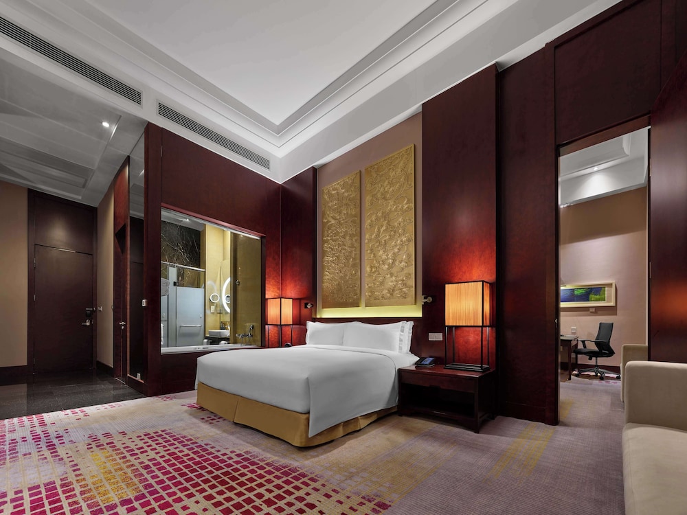 King Hilton Guestroom photo 3