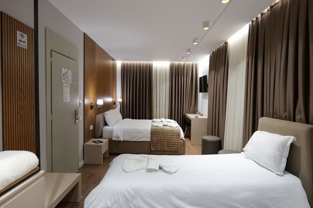 Room, Balcony, Park View