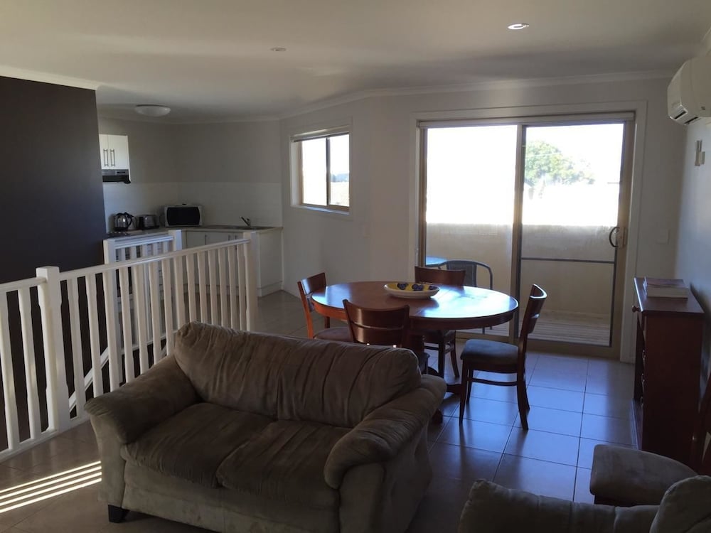 Apartment (B - 2 Floors with stairs within room) photo 3