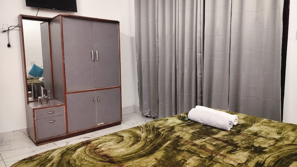 Triple Bed