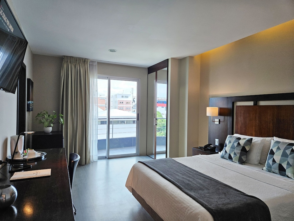 Executive Room photo 2