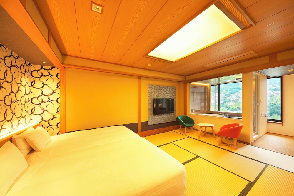 Superior Quadruple Room, Non Smoking, Mountain View photo 1