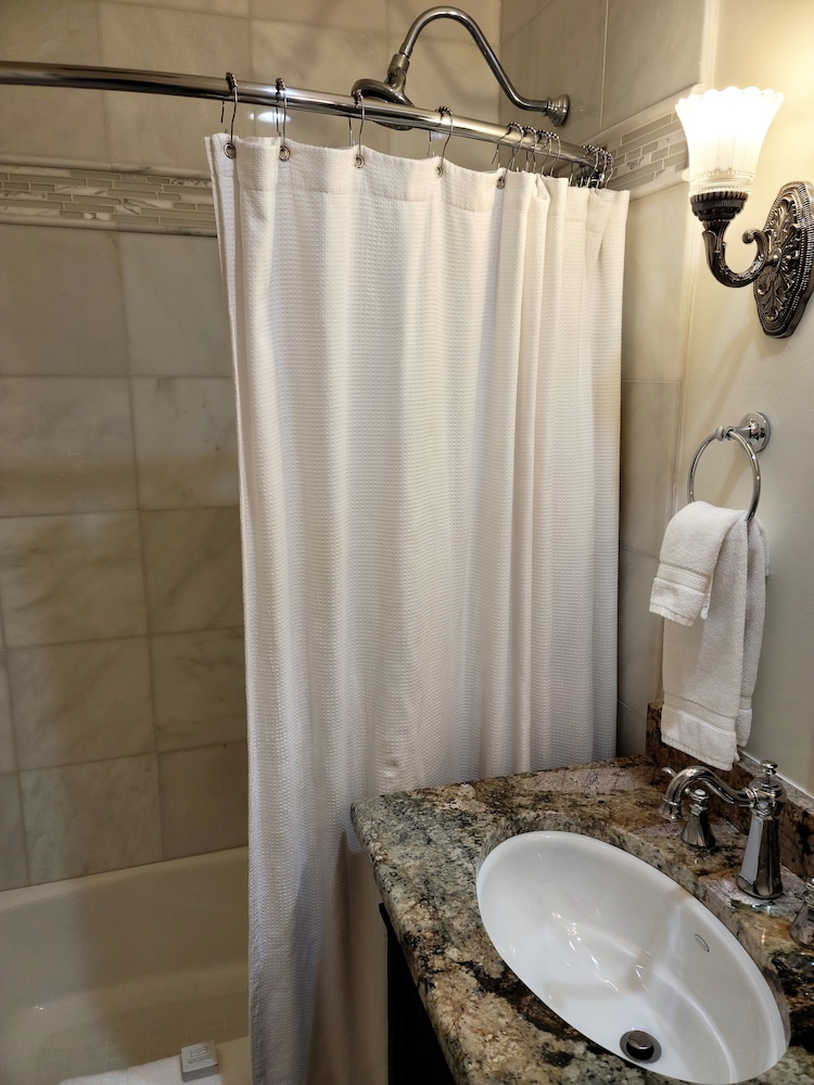Executive Room, 1 Queen Bed photo 2