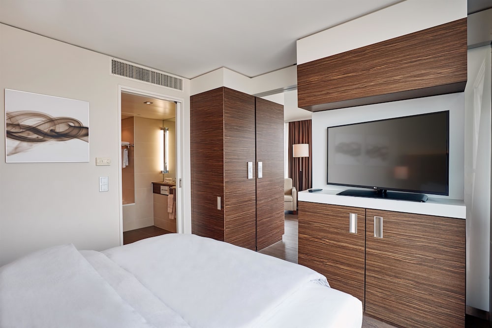 Family Room (2 adults and 2 children)