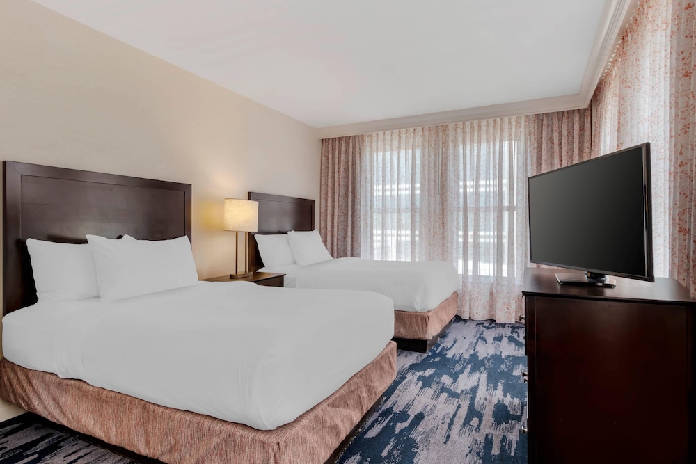 Suite, Multiple Beds, Non Smoking, Corner - Photo 6