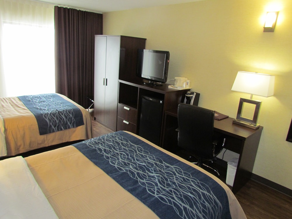 Standard Room, 2 Double Beds, Non Smoking, Ground Floor photo 2