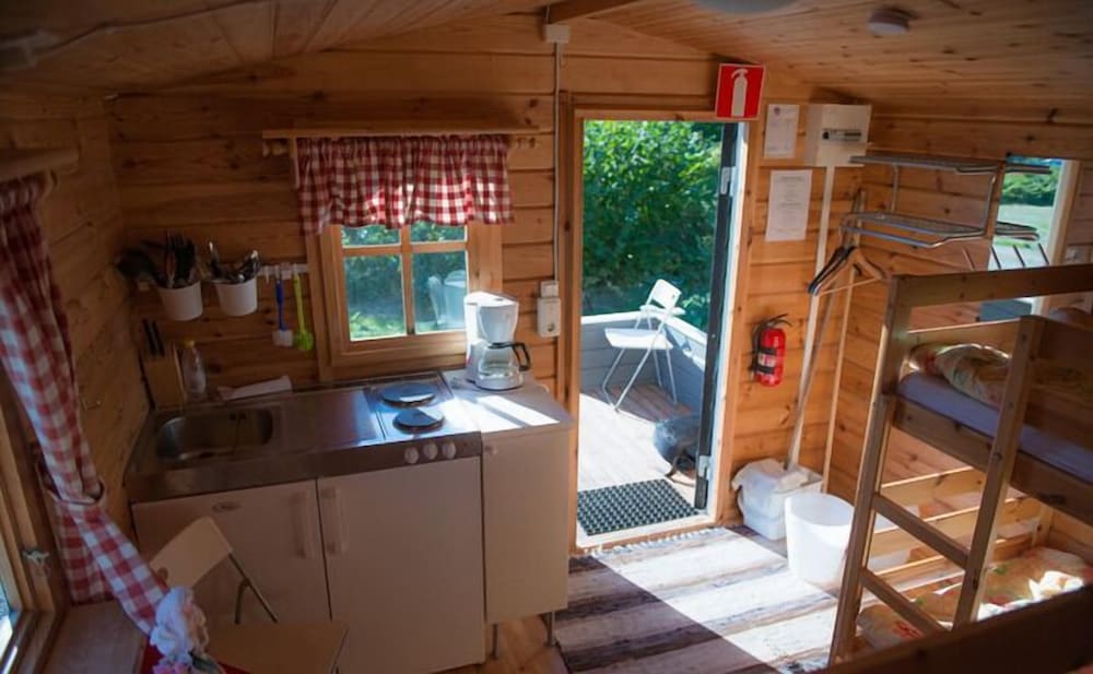 Camping Cabin, Shared Bathroom photo 2