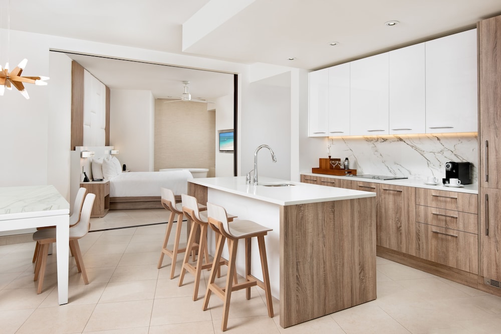 Grand Suite, 2 Bedrooms, Oceanfront - Photo 2