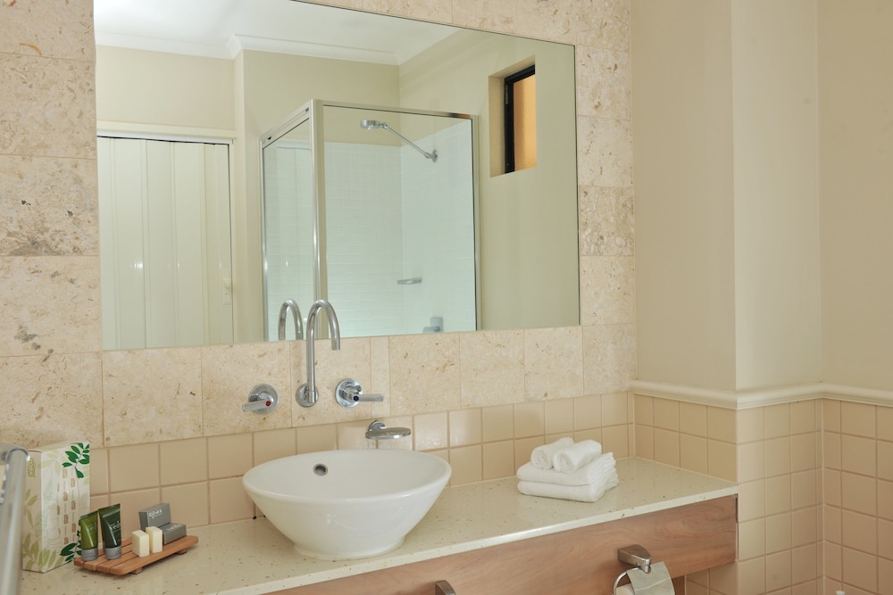 One Bedroom Suite - Photo 5
