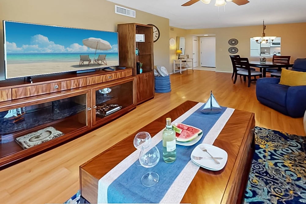 Condo (Siesta Harbor Portofino Canal View) photo 1
