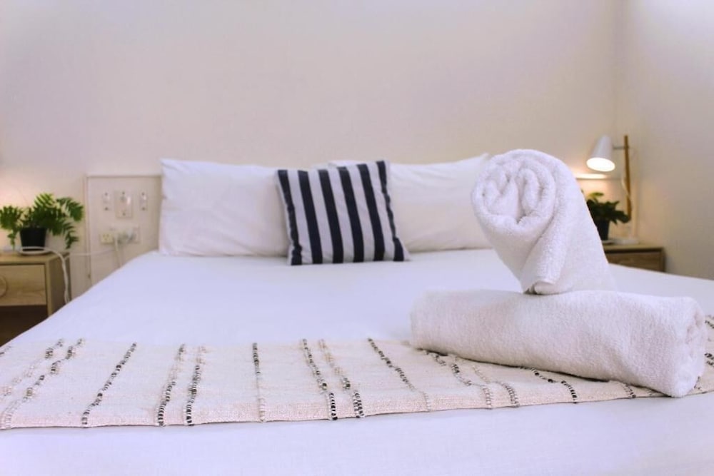 Deluxe Studio, 1 Queen Bed - Photo 1