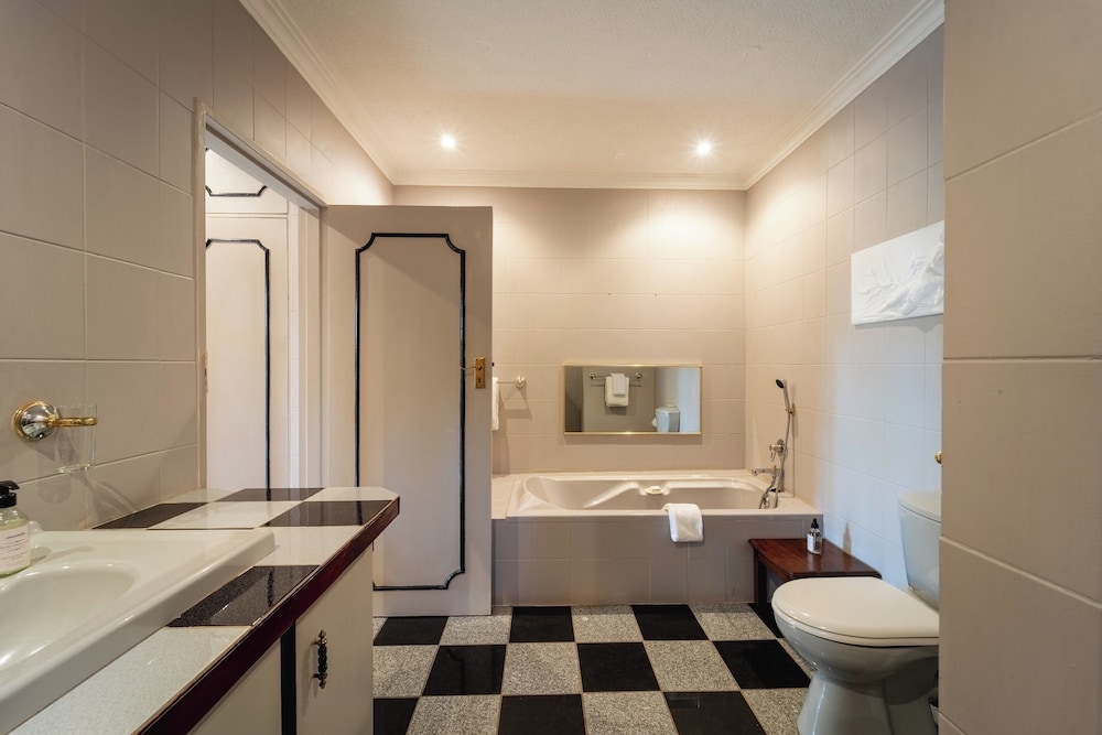 Luxury Suite photo 2