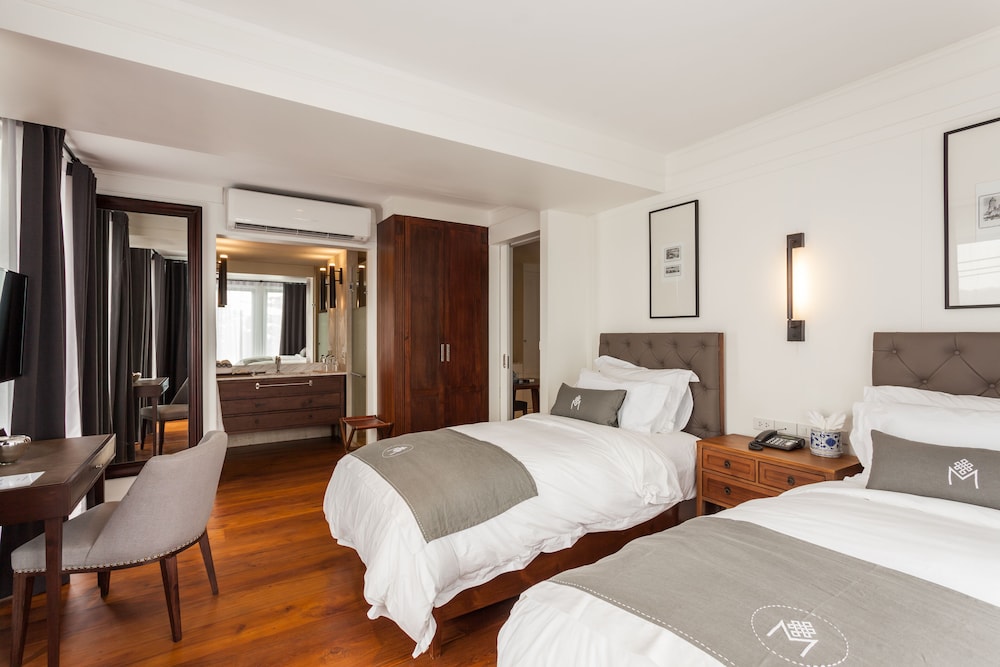 Marine Presidential Suite photo 2