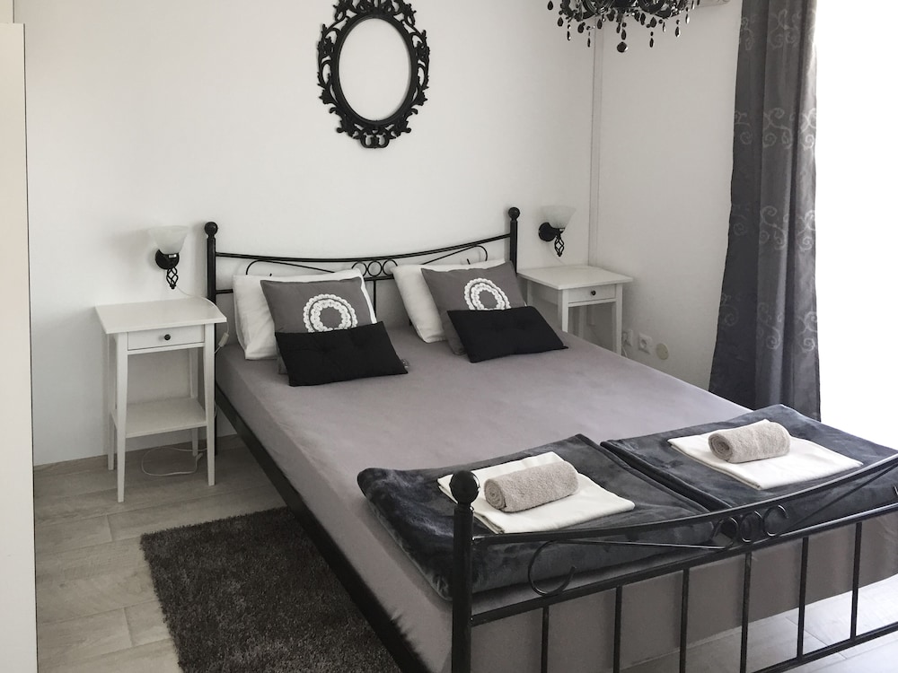 Deluxe Apartment photo 1
