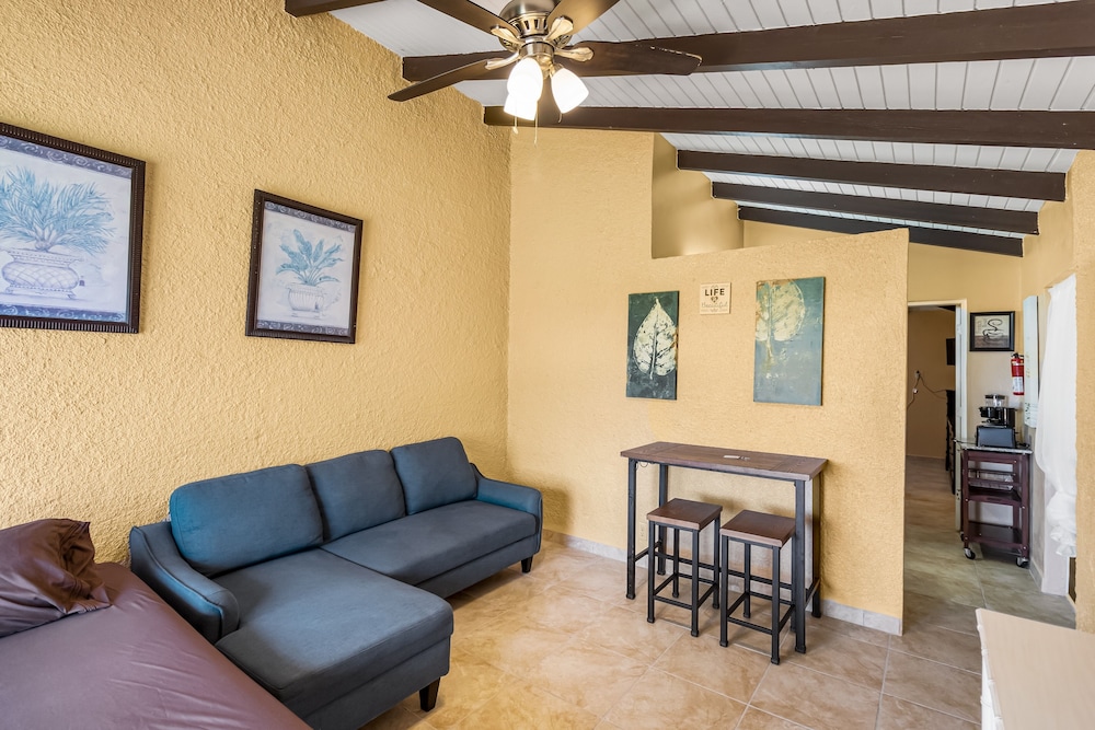 Condo, 1 Bedroom
