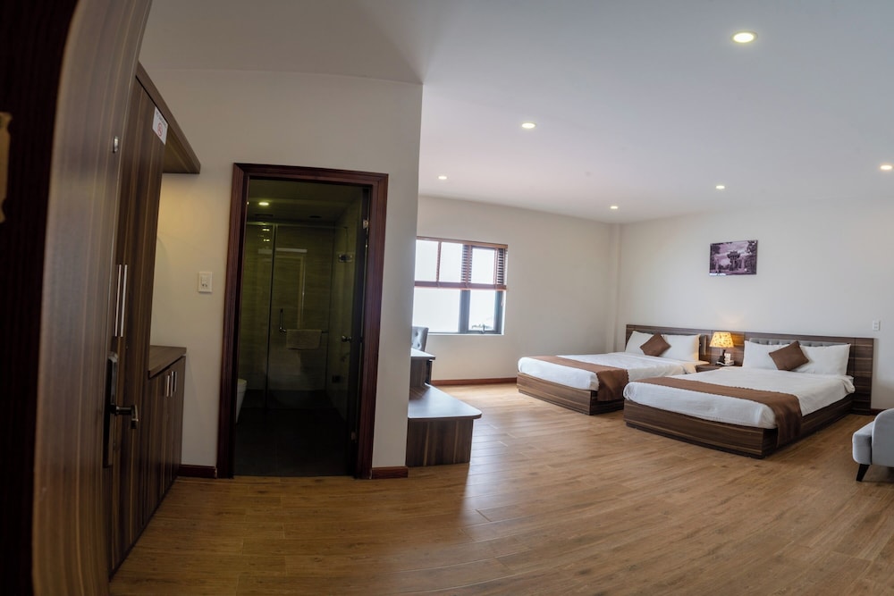 Superior Quadruple Room - Photo 9