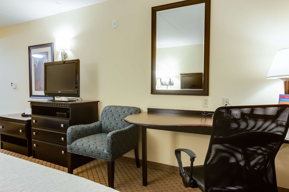 Room, 2 Queen Beds - Photo 4