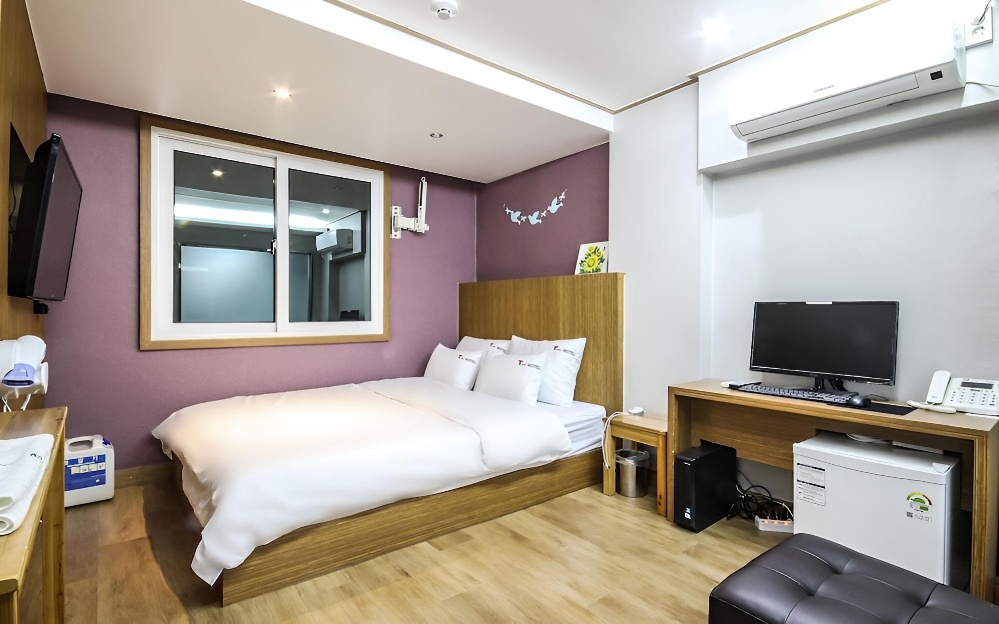 Room (Standard room) - Photo 18