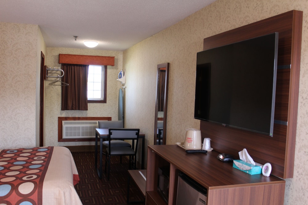 Standard Room, 2 Queen Beds, Non Smoking photo 3