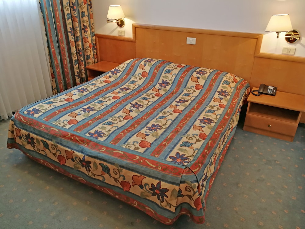 Standard Room (plus 1/2) photo 2