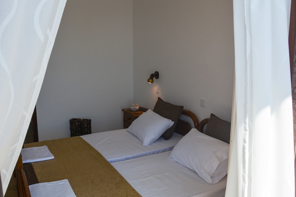 Standard Double Room, Pool View photo 3