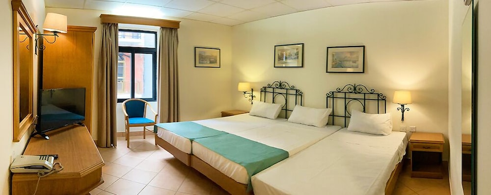 Standard Quadruple Room (Standard) - Photo 2
