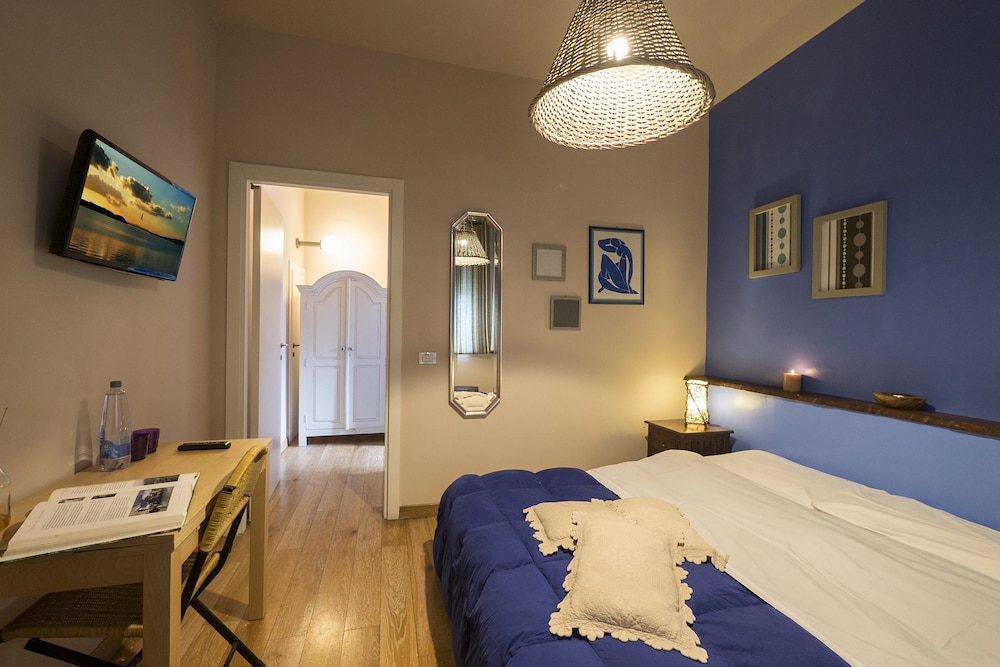 Comfort Double Or Twin Room, 1 Bedroom, Private Bathroom, Ground Floor photo 2