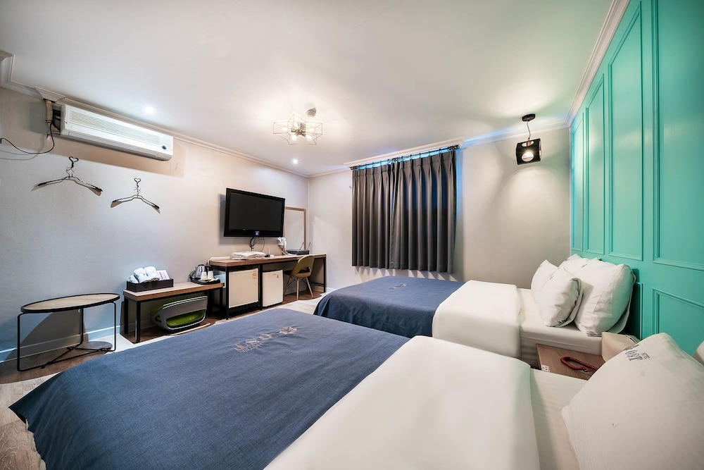 Deluxe Twin Room photo 2