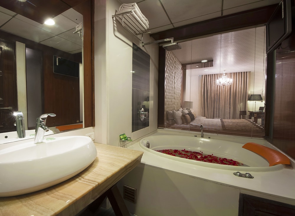 Aura Suite Room - Photo 2