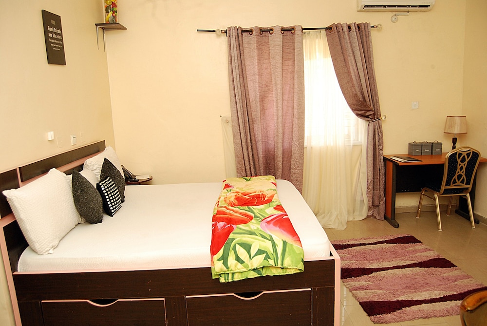 Executive Room - Photo 5