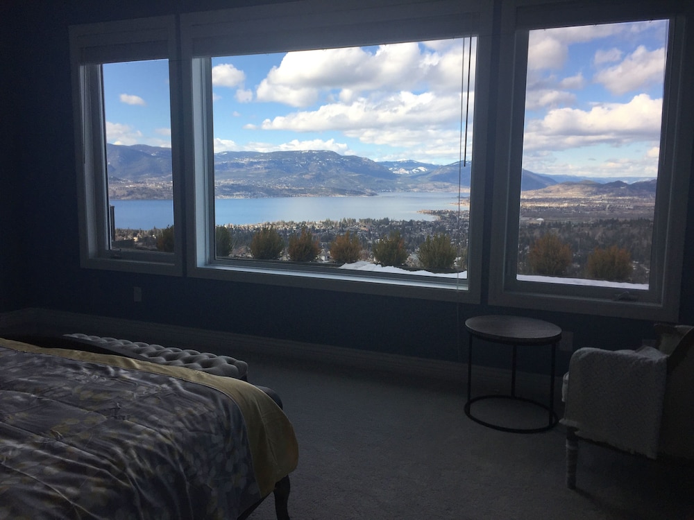 Panoramic Studio Suite, Lake View photo 3