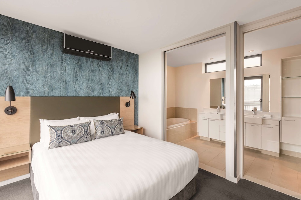 Premier 2 Bedroom Apartment with Balcony thumbnail 5