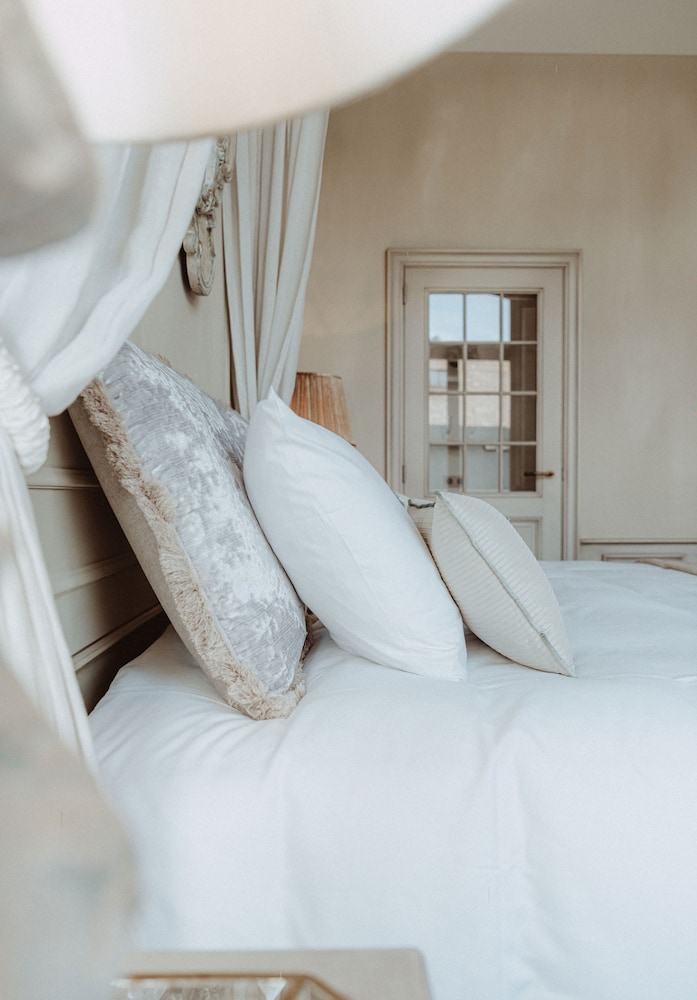 Luxury Room, 1 King Bed photo 3