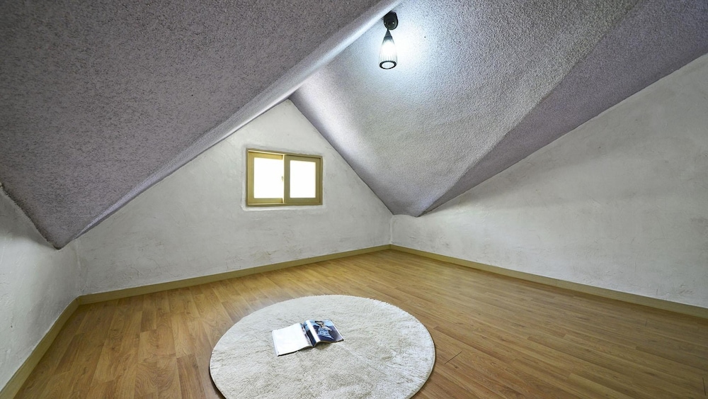 Basic Room, 1 Bedroom (Yarow 203) - Photo 8