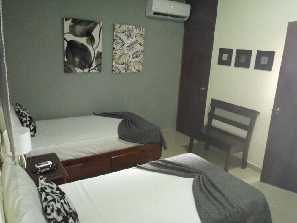 Basic Twin Room photo 2